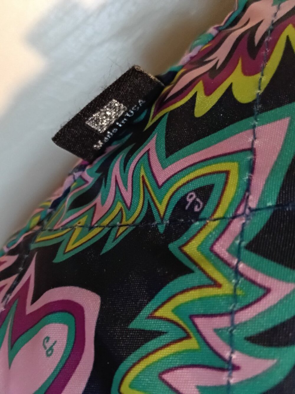 Cinda B Patterned Quilted Tote Bag - Vibrant Zigzag Chevron Print - Picture 3 of 6
